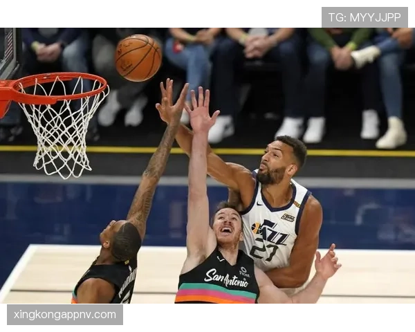 戈贝尔通过篮下防守提升爵士内线稳定性，明显压制对手得分空间