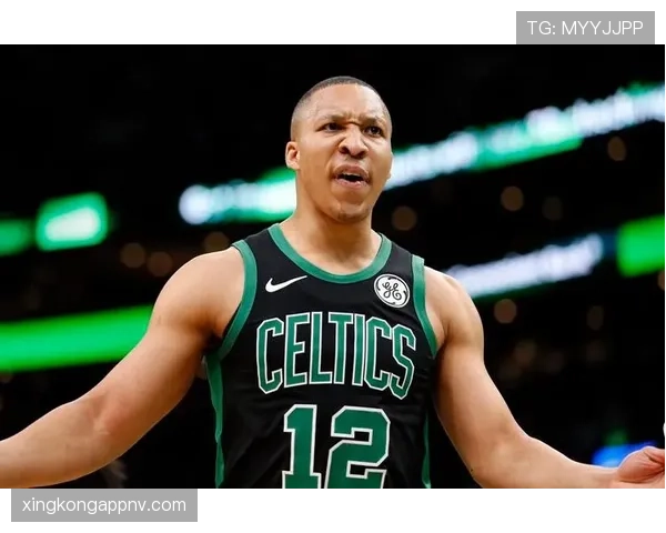 格兰特·威廉姆斯无球牵制力提升，拉开空间改变绿军进攻结构