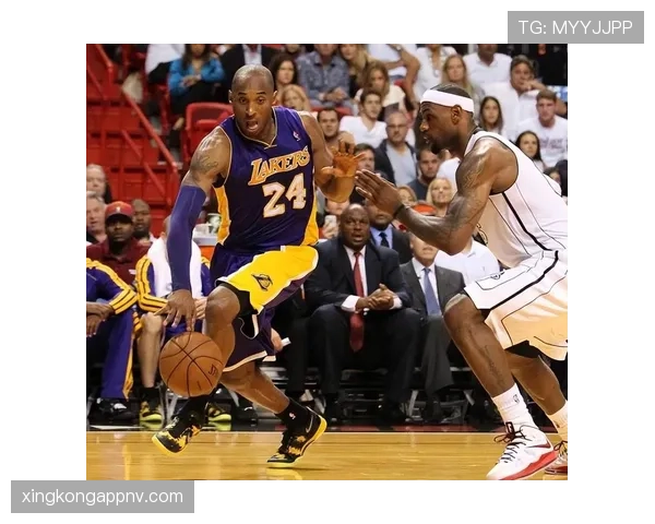 科比无球跑动频率提升加快投篮节奏明显优于詹姆斯