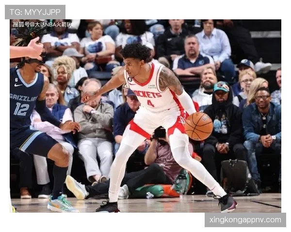 比上季更专注单打，杰伦格林对位后卫效率提升